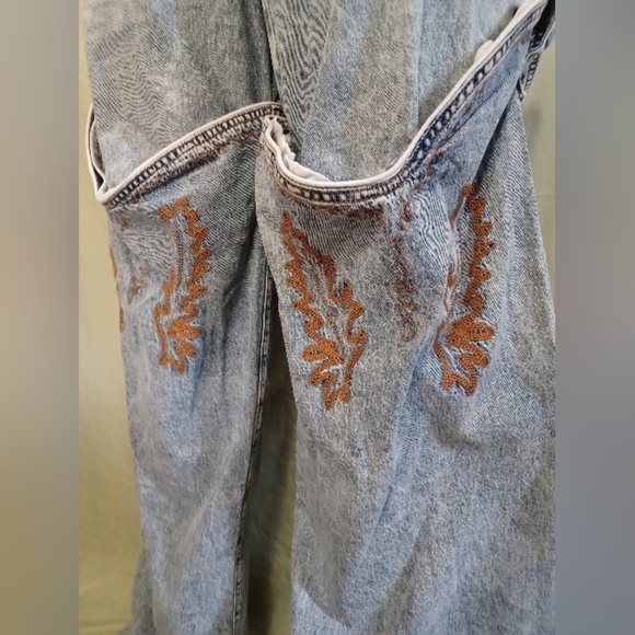 A Fashion Nova Embroider Lets Ride Western Boot Convertable Straight Leg Jeans - Picture 3 of 16